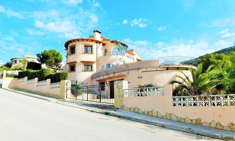 Hidden Treasure, Villa Only 20km From..