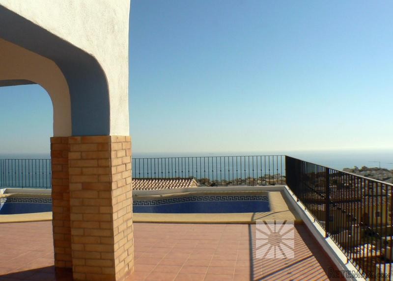 3 Bedrooms - Villa - For Sale - 2