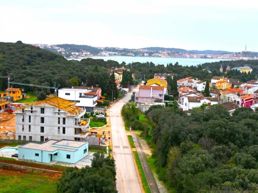 Rovinj,PENTHOUSE u novogradnji-+garaža+parking mjesto-blizu