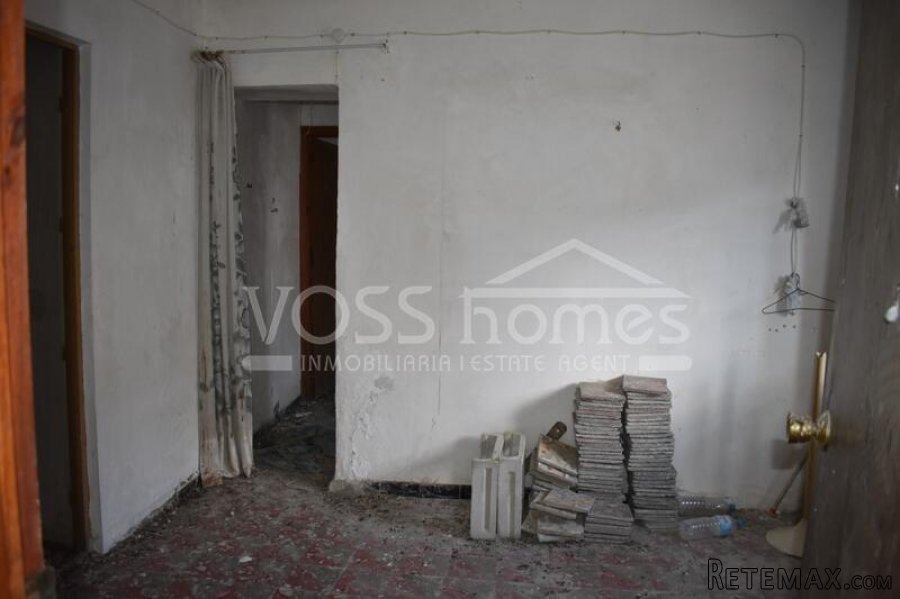 NEW TO VOSS HOMES - An amazing bargain. A 2 storey.. - 10