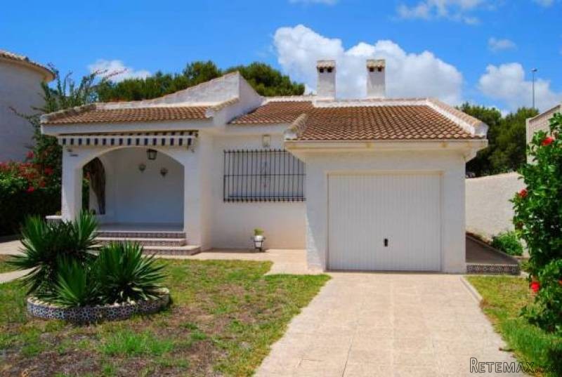 3 Bedroom 2 Bathroom Villa In La Zenia..