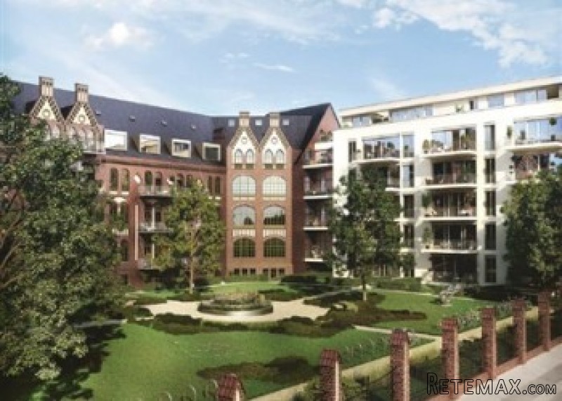 Luxury Townhouse For Sale In Berlin..