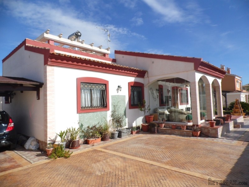 3 Bedrooms - Villa - Alicante - For Sale