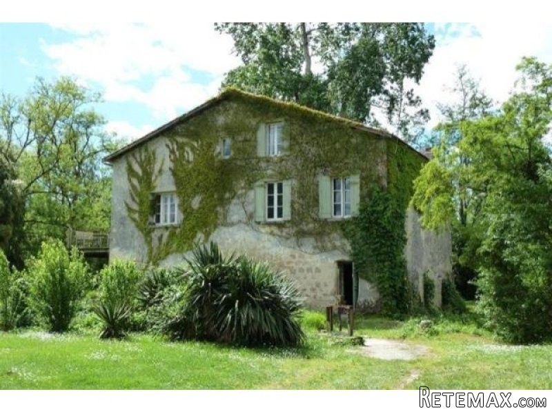 5 bedroom Country House For Sale: 33000..