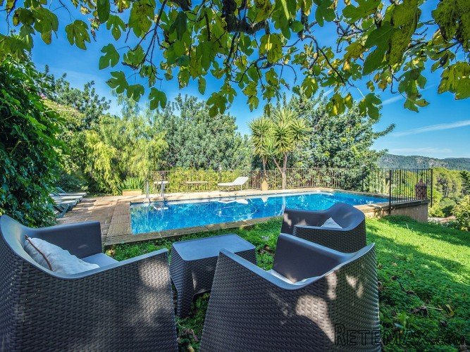 Detached villa of 349m2 in a plot of 3023m2 with views.. - 3