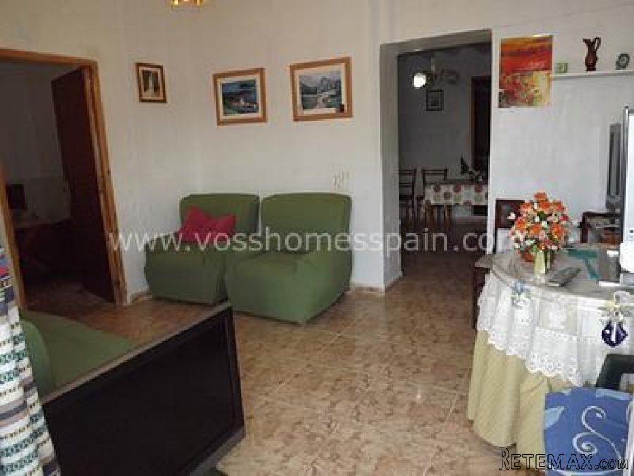 A semi detached, country house of 80m2 in need of reforming.. - 4
