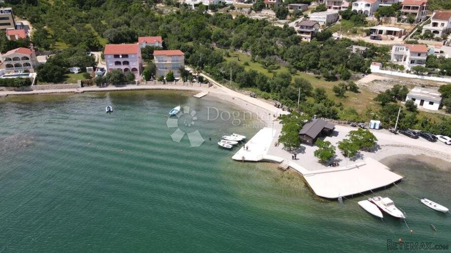 MASLENICA - GRAĐEVINSKO ZEMLJIŠTE 2401m2