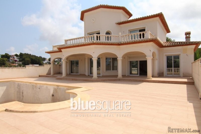 Gorgeous luxurious villa within walking..