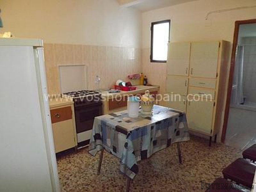 A semi detached, country house of 80m2 in need of reforming.. - 7