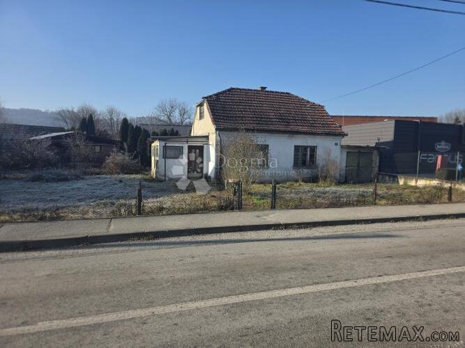 Građevinsko zemljište sa objektom u centru Sv. Križa Začretj
