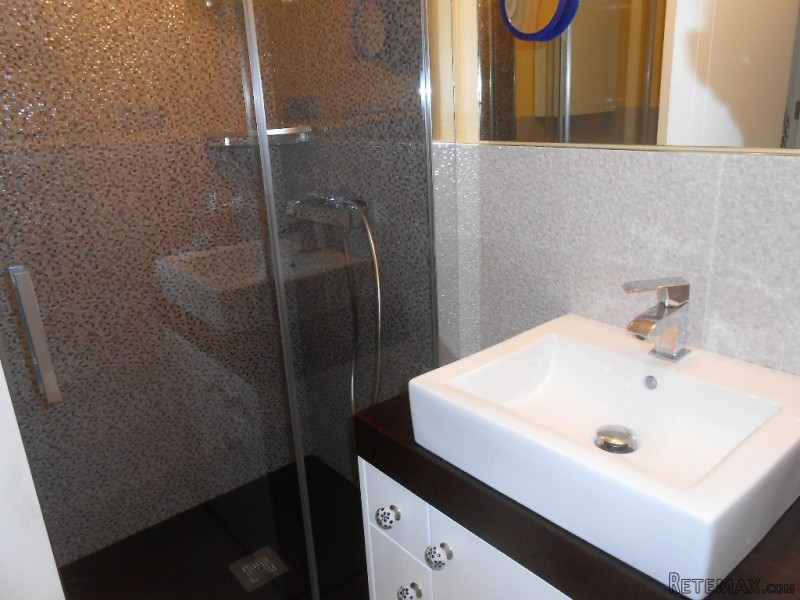 RS374, South facing ground floor.. - 2