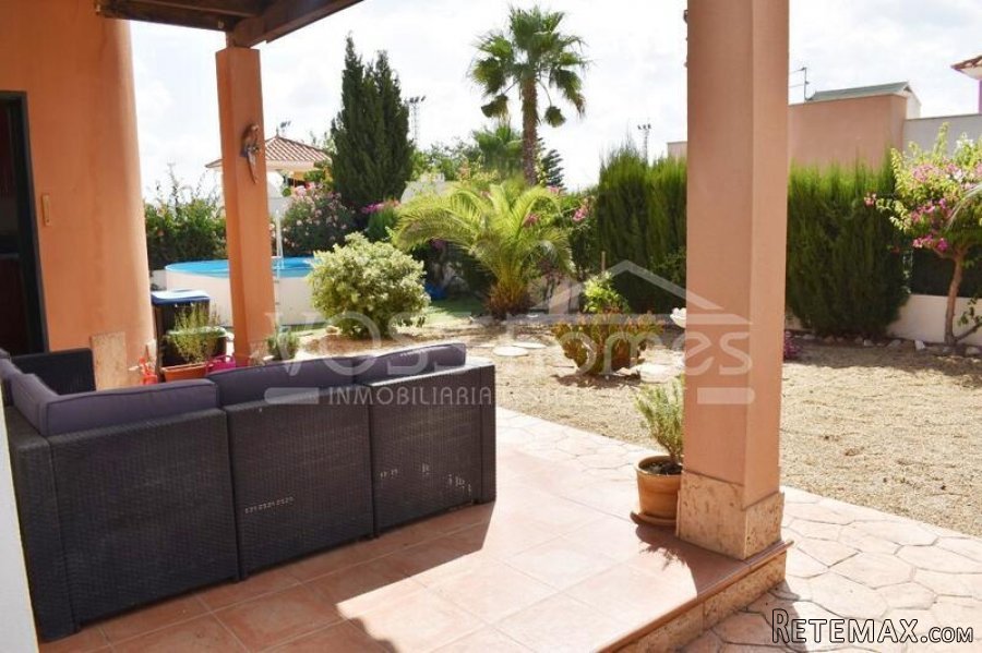 EXCLUSIVE LISTING TO VOSS HOMES - A modern, homely, 3 bed.. - 9