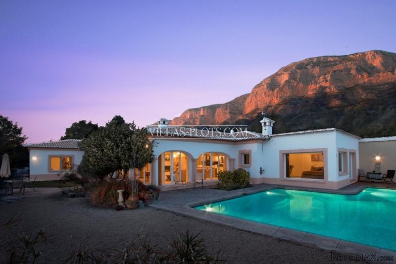 6 Bedroom Villa In Javea