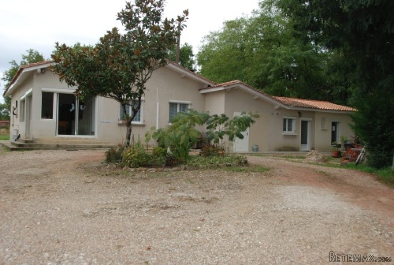 Beautifully situated house with superb.. - 2