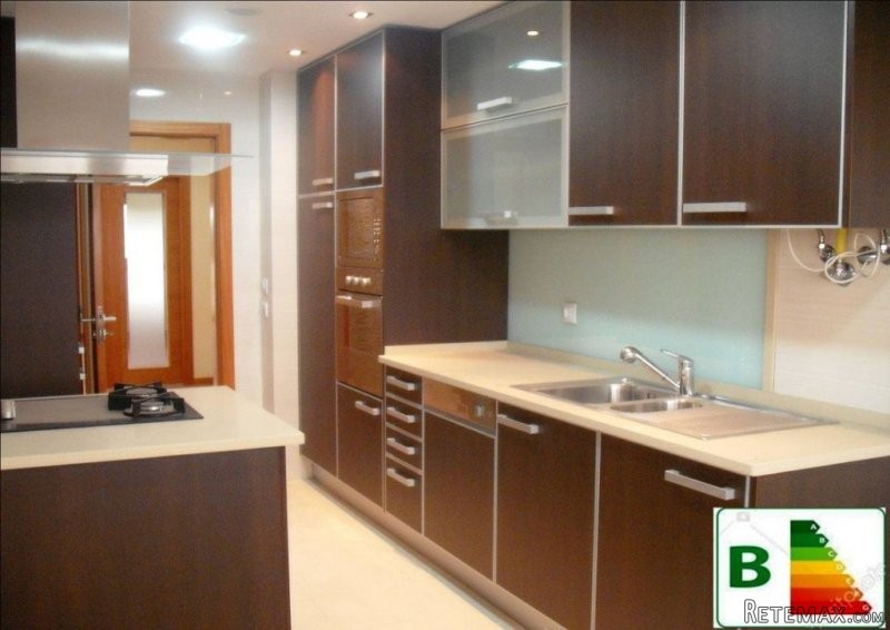 Apartment, Three Bedrooms In The Center..