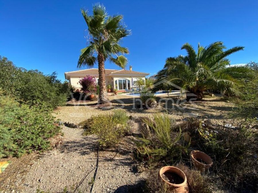 NEW & EXCLUSIVE LISTING TO VOSS HOMES - A WOW, spacious.. - 6