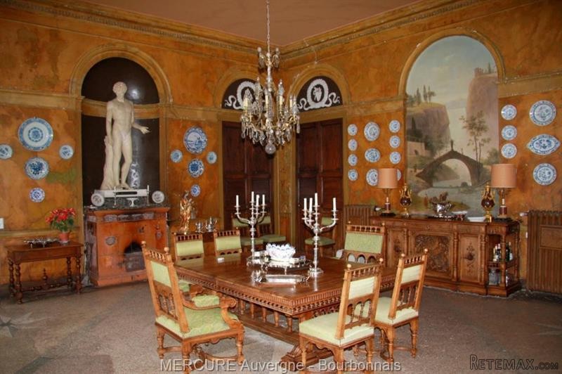11 bedroom Castle For Sale: 03320..
