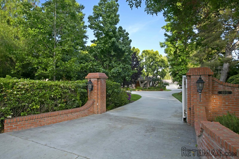 6011 Lago Lindo - 2
