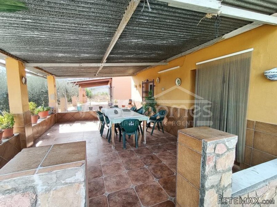 Casita of Appoximetely 50m2 with 2,900m2 of fenced land.. - 3