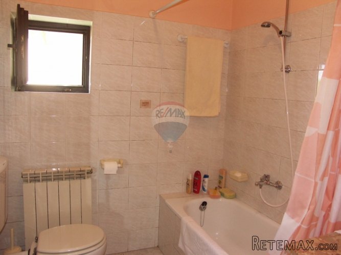 Pula, samostojeća kuća sa građevinskim zemljištem 200m2 - 5