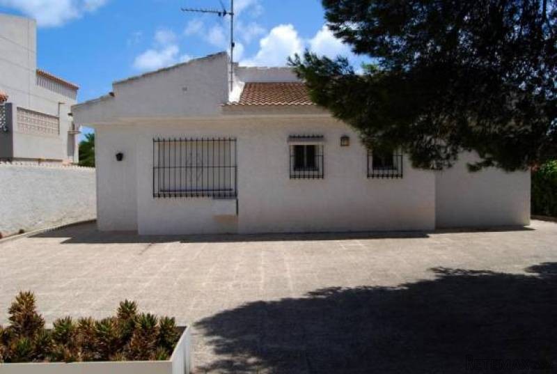3 Bedroom 2 Bathroom Villa In La Zenia.. - 2