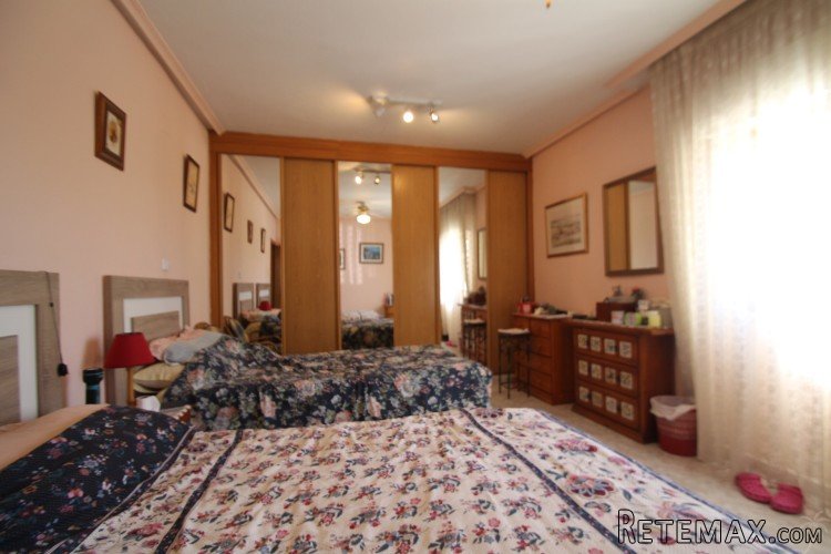 In a special residential area in La Marina, we have this.. - 8