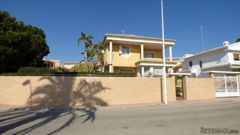 4 Bedrooms - Chalet - Murcia - For Sale