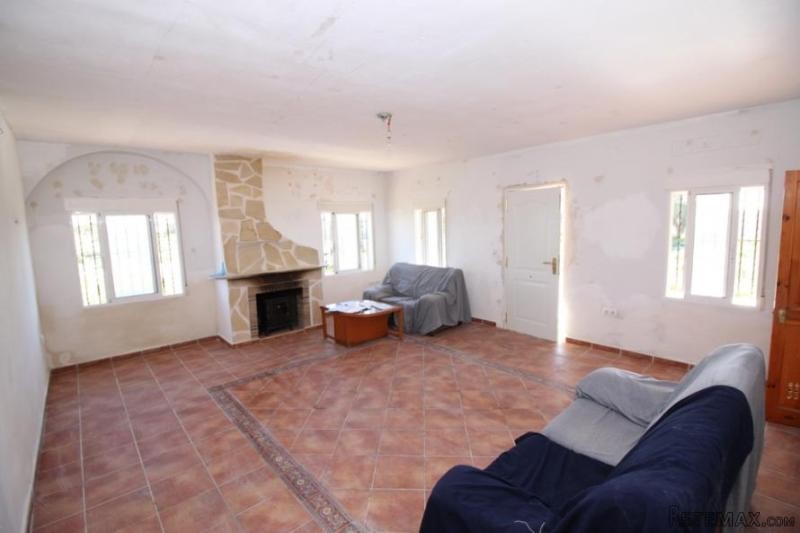 2.5kms from beach 4bed 3bath villa w/.. - 2
