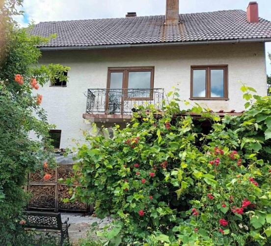 Kuća u Ogulinu sa tri etažirana stana i velikom okućnicom - 2
