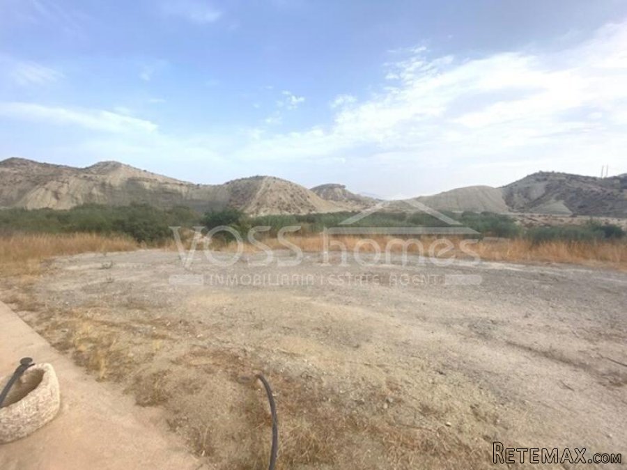NEW LISTING - Great country property of 72m² built on a.. - 3