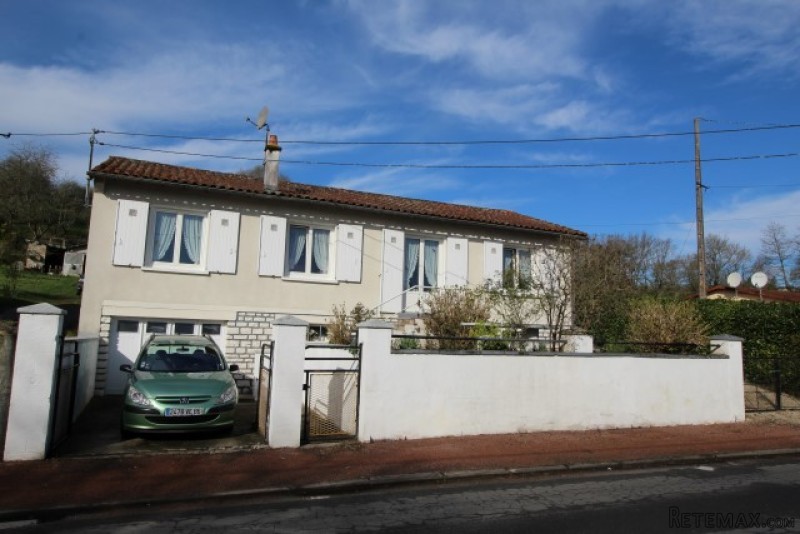 Three Bedroom House With Large Garden