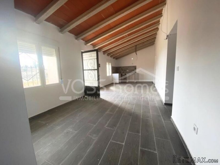 NEW LISTING - Great country property of 72m² built on a.. - 7