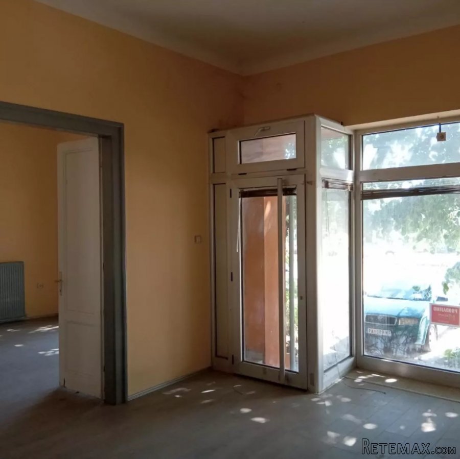 Prodajem kucu sa 2 lokala u Pancevu - 7