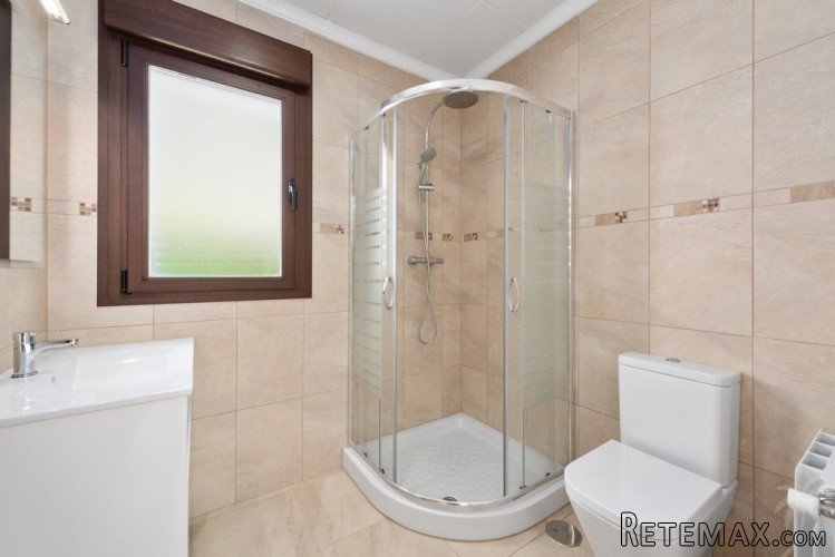 This luxury villa is located in Dehesa de Campoamor, on one.. - 7