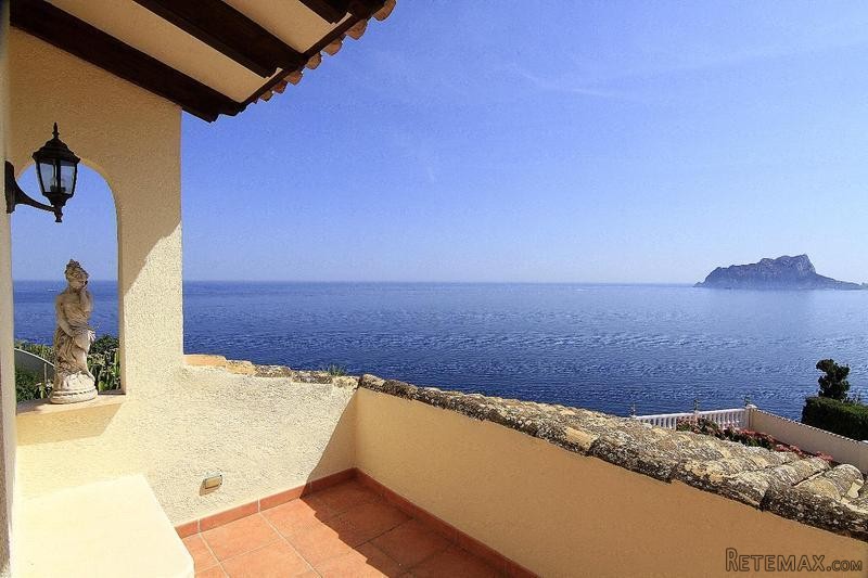 4 Bedrooms - Villa - Alicante - For Sale