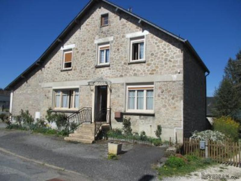 Detached House with Outbuilding
