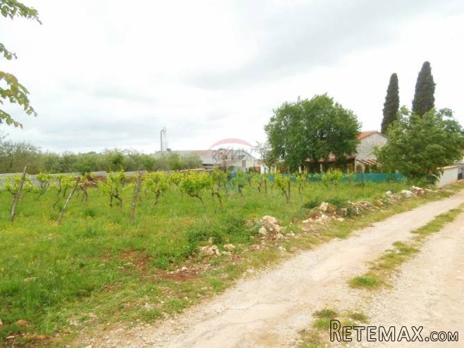 ISTRA-građevinsko zemljište 8km od Poreča