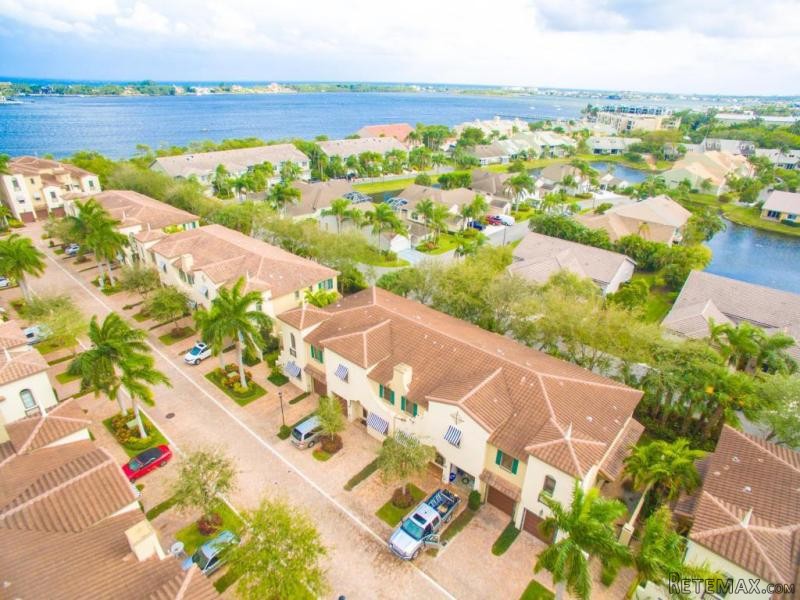 415 Via Villagio, Hypoluxo, FL -.. - 2