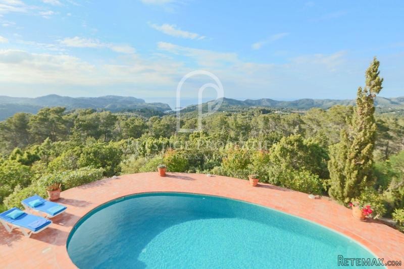 Beautiful house with stunning sea views..