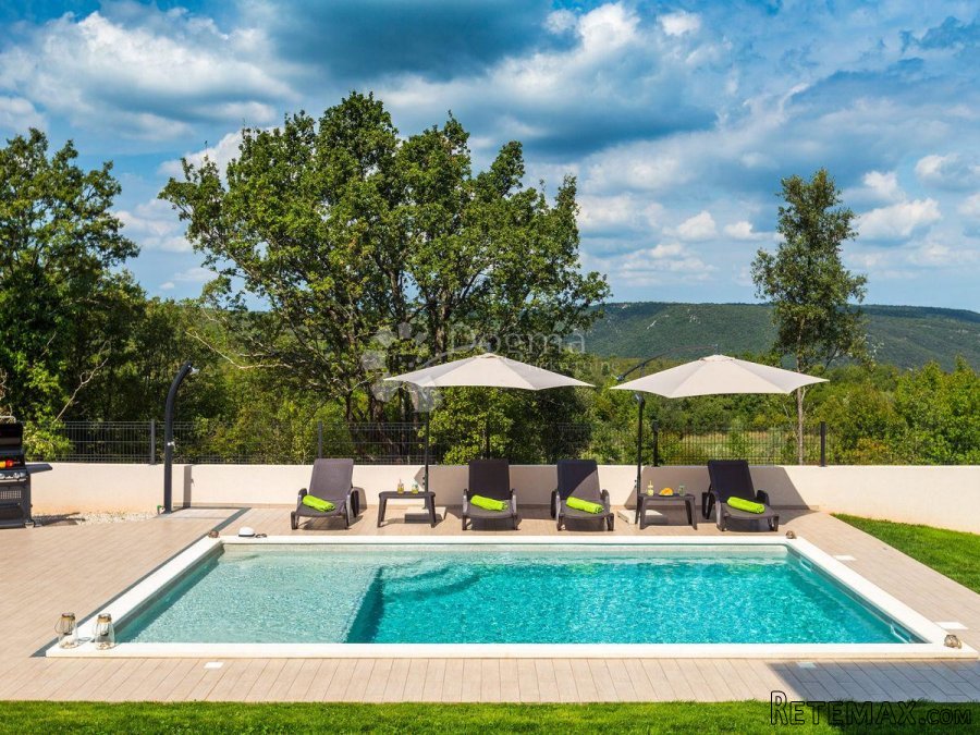 Impresivna villa sa otvorenim pogledom, na osami, Istočna ob - 2