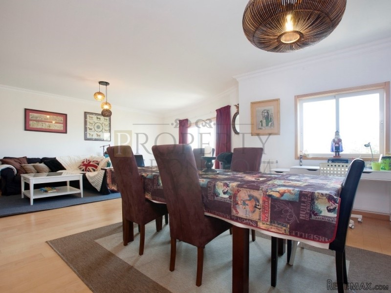 T4 Cascais Apartment with Garden View..