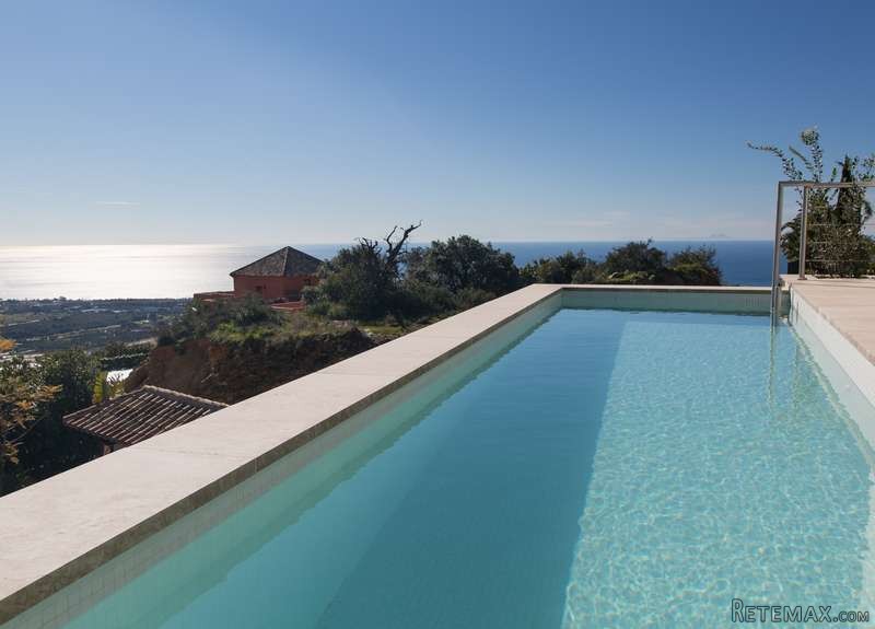 4 Bedrooms - Villas - Malaga - For Sale