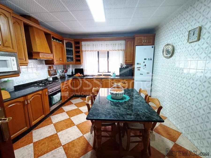 NEW LISTING TO VOSS HOMES - A large 4 bed, 2 bath Town.. - 3