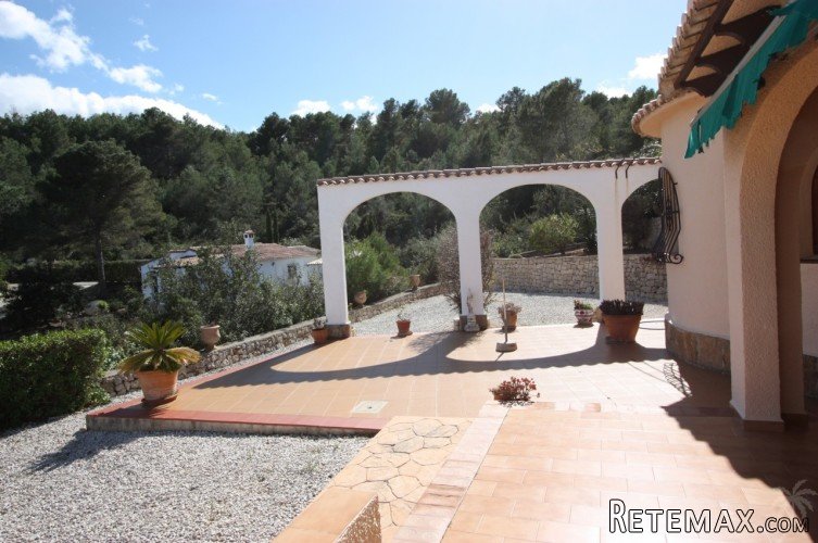 This 3 bedroom, south facing villa is found in a.. - 3