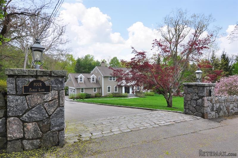 5 bedroom House For Sale: 4 Fargo Lane..