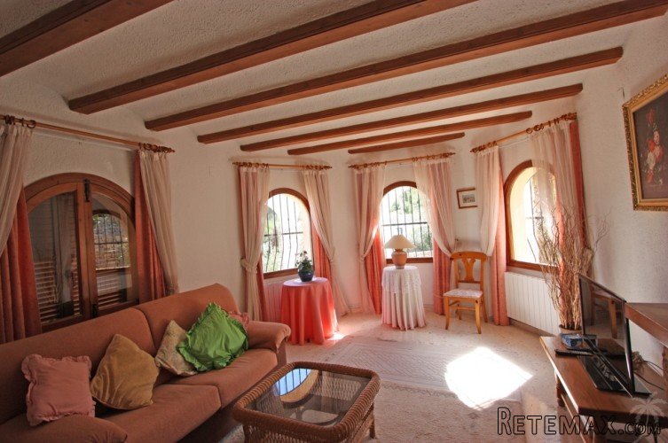 This 3 bedroom, south facing villa is found in a.. - 4