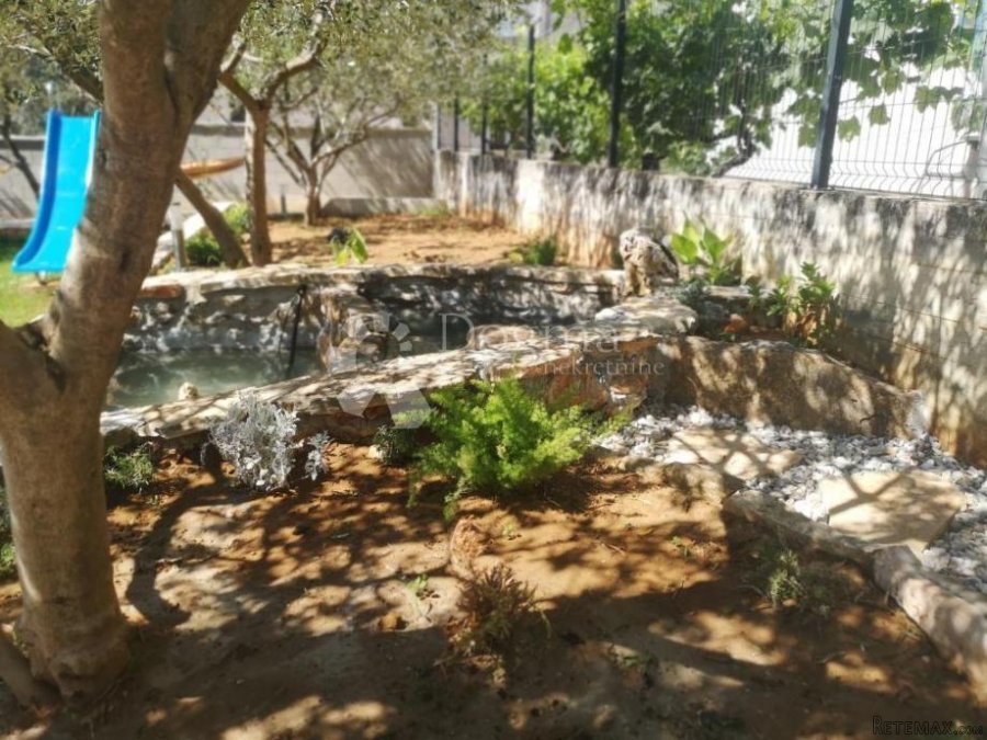 PREKRASNA KUĆA SA 5 APARTMANA - 5