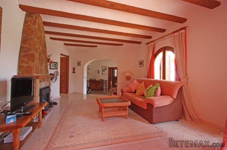 This 3 bedroom, south facing villa is found in a.. - 5
