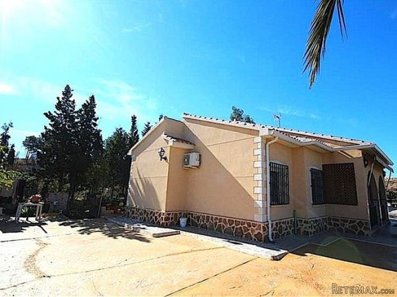 UM5060 - Mutxamel - Villa €199,000 - 2