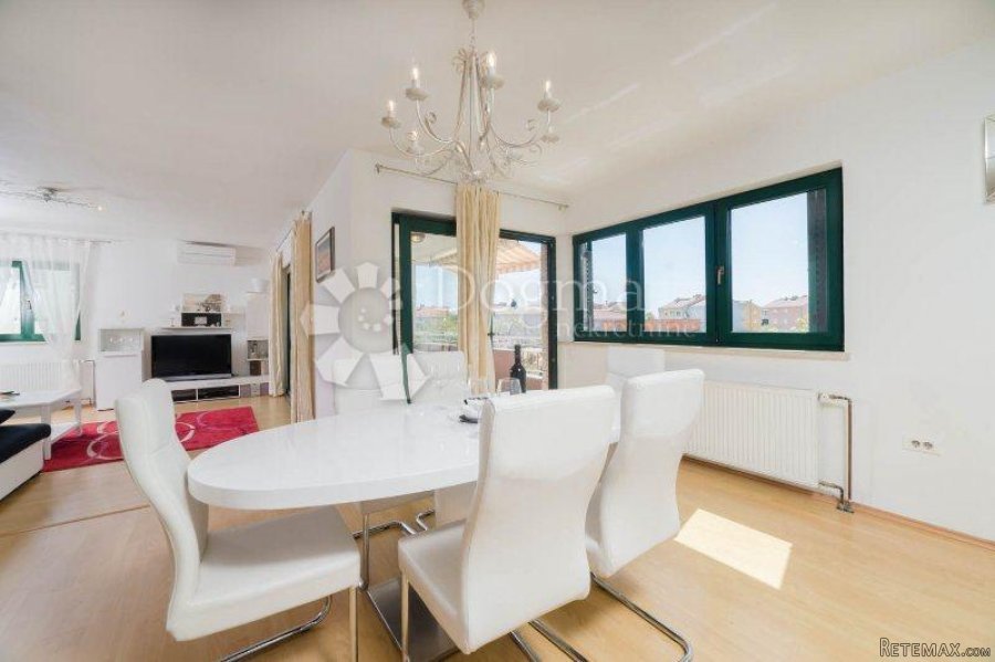 PREKRASNA KUĆA SA 5 APARTMANA - 6